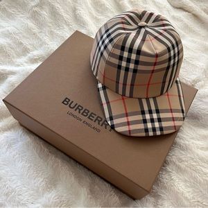 HP🎉 NEW Burberry London Logo Appliqué Vintage Check Hat